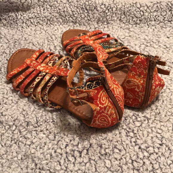 Cute and fun sandals! - Picture 4 of 6